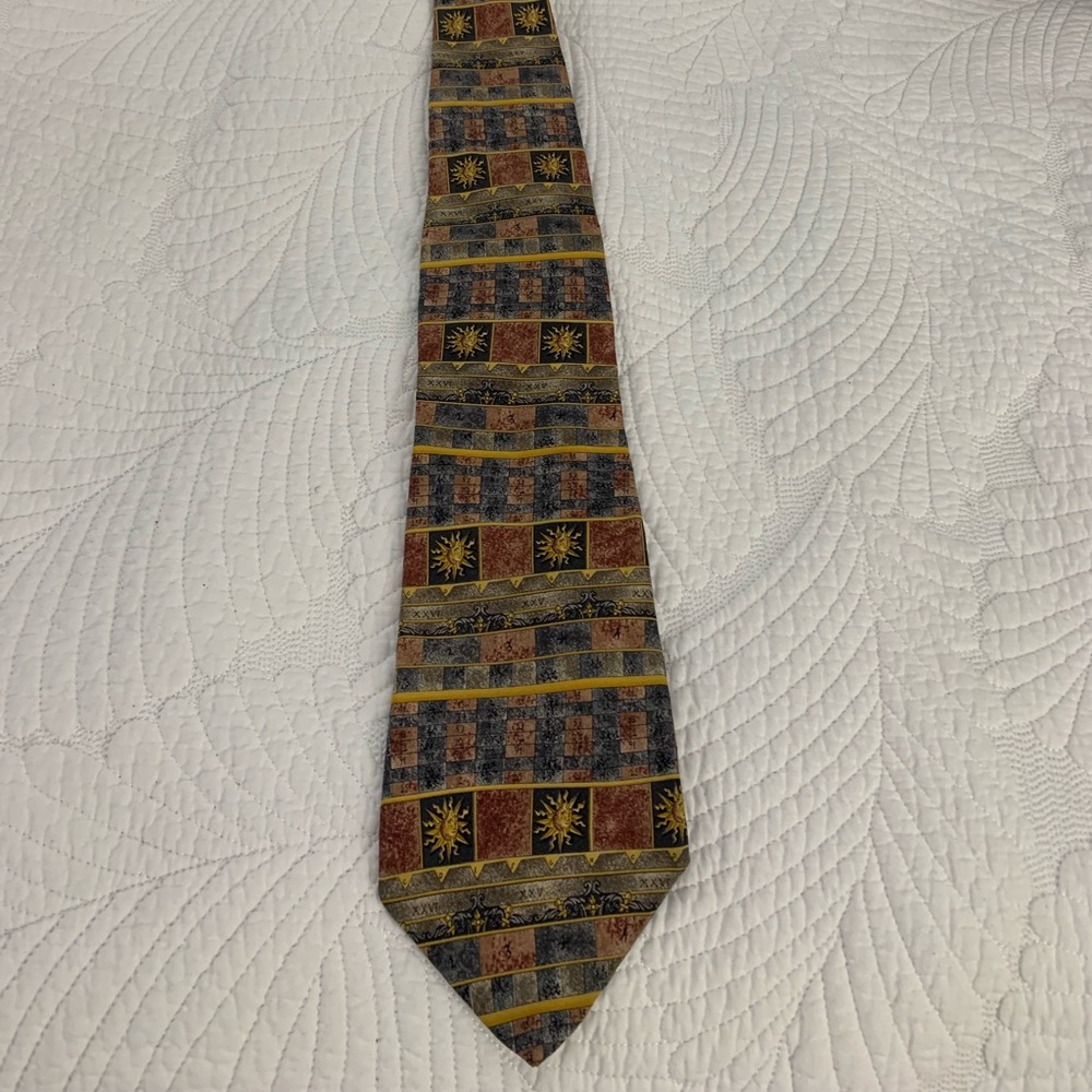 Metropolitan Museum of Art tie